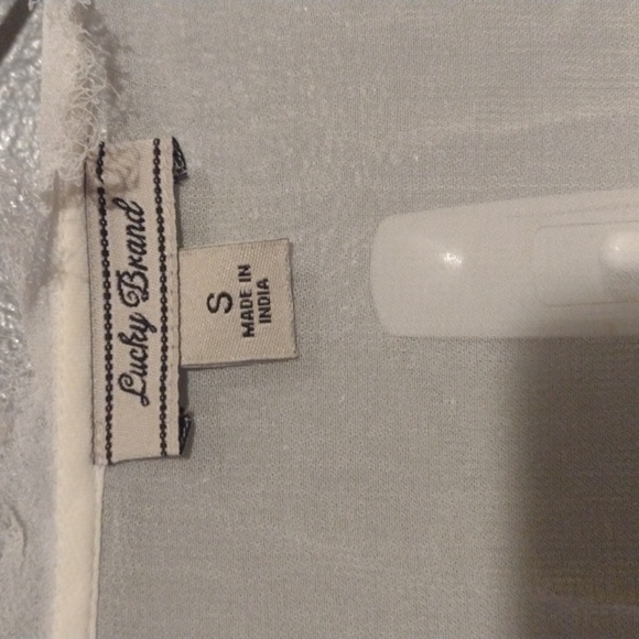 Lucky Brand sheer beaded white sleeveless size small shirt - Picture 3 of 9